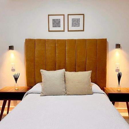 Suites Ciento 37 เลออน ภายนอก รูปภาพ