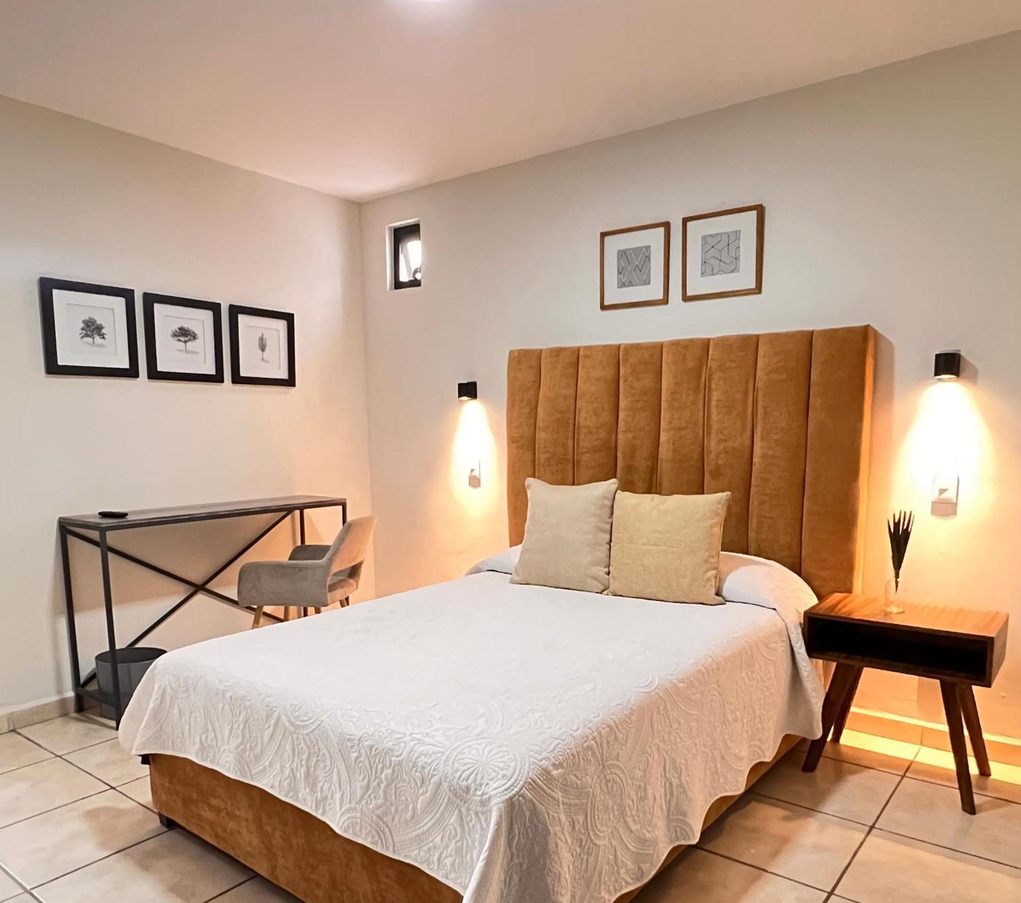 Suites Ciento 37 เลออน ภายนอก รูปภาพ