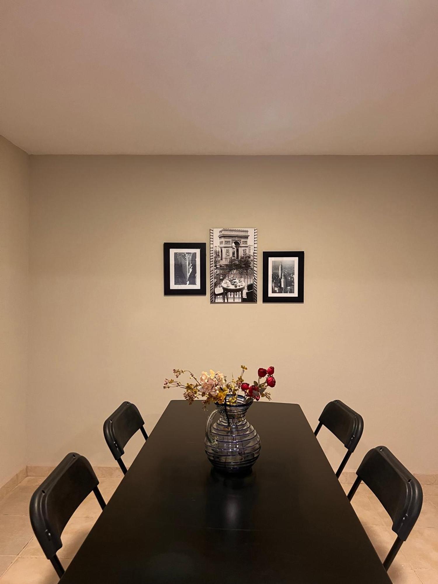 Suites Ciento 37 เลออน ภายนอก รูปภาพ