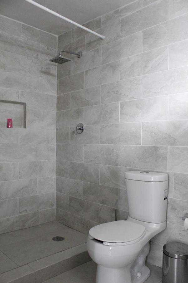 Suites Ciento 37 เลออน ภายนอก รูปภาพ
